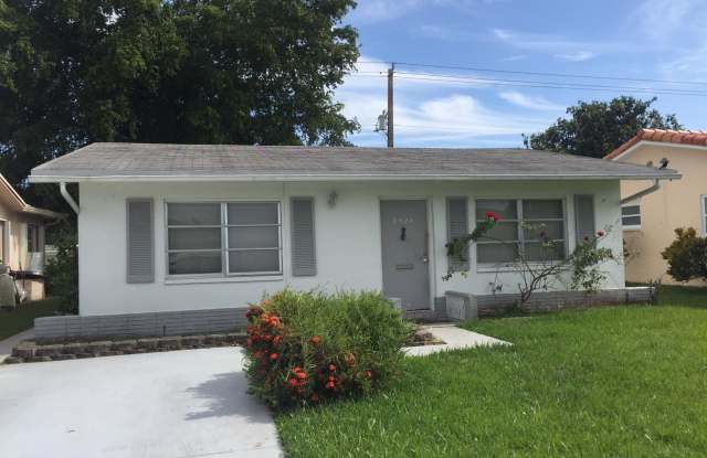 8524 NW 57th Ct - 8524 Northwest 57th Court, Tamarac, FL 33321