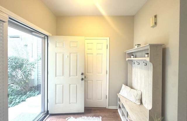 1291 Rhodes Lane Gallery 2