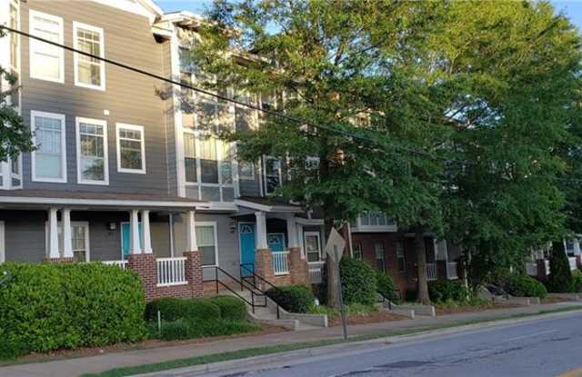 1068 Park Row North SE Gallery 3