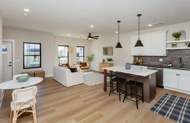 Southwest Prairie Trail Townhomes - 3 Bed End Unit photos photos