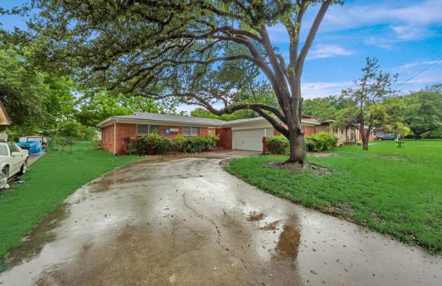 805 N Douglas Ave photos photos