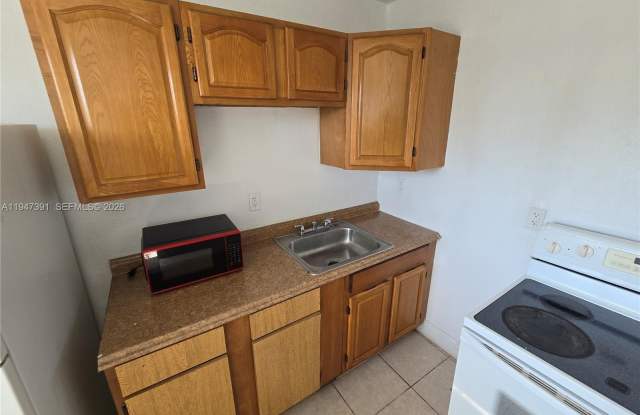 535 NW 7th St photos photos