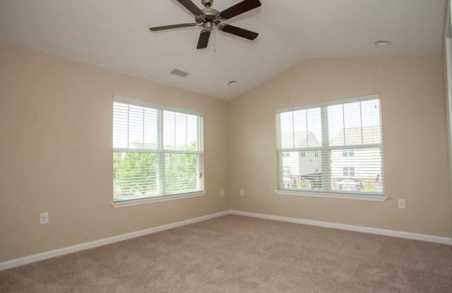3 Bedroom Townhouse at the Woodlands - END UNIT * only $500 deposit - End Unit photos photos
