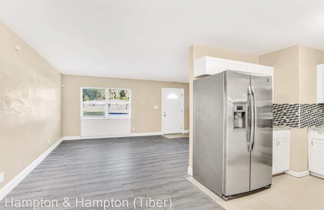 5210 GRANDVIEW DR Gallery 4