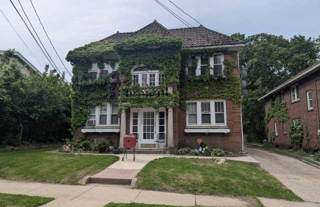 1241 Crosby Street - 2 W - 1241 Crosby Street, Rockford, IL 61107 1241 Crosby Street - 2 W - 1241 Crosby Street, Rockford, IL 61107