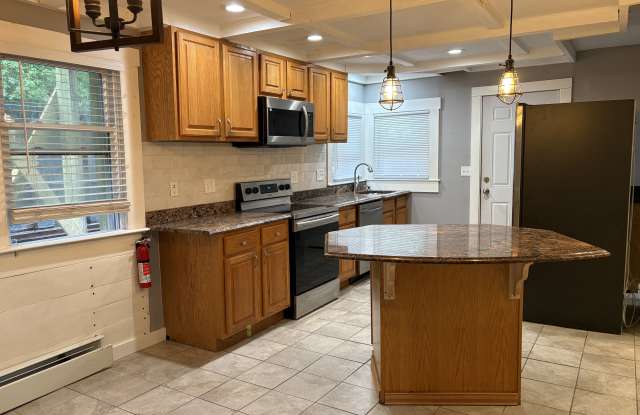 84 Quinapoxet St photos photos
