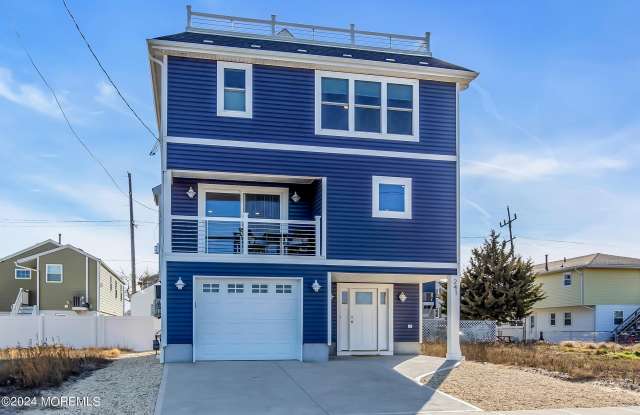241 Dewey Drive - 241 Dewey Drive, Dover Beaches South, NJ 08751
