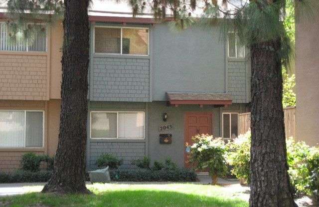 Two Story Condo Located Near Greenbelt - 2043 Alta Loma Street, Davis, CA 95616