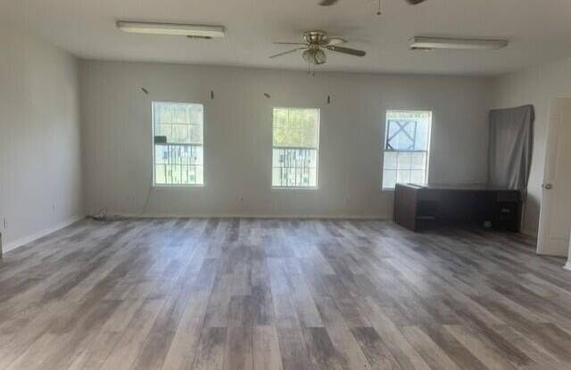 6220 Martin Bluff Gallery 2