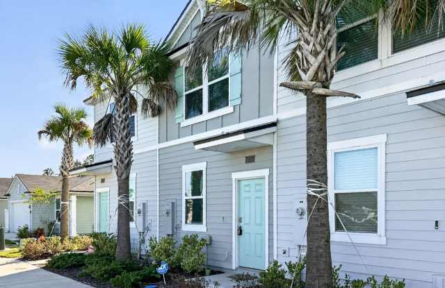 Modern 2BR/2.5BA Townhome with Plank Flooring, Stainless Steel Appliances & Washer/Dryer Included Gallery 3