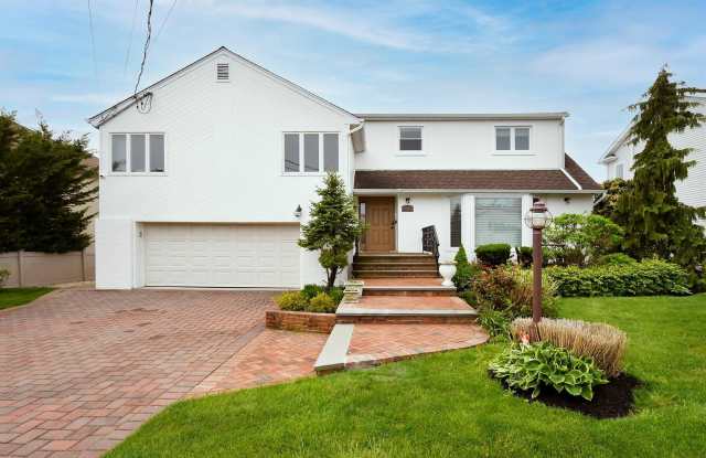 3544 Woodward Street - 3544 Woodward Street, Oceanside, NY 11572 3544 Woodward Street - 3544 Woodward Street, Oceanside, NY 11572