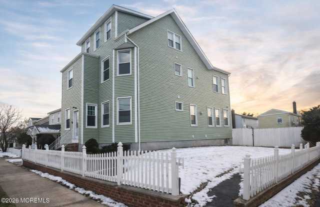 95 Cedar Hill Avenue unit: 2 photos photos 95 Cedar Hill Avenue unit: 2 photos photos