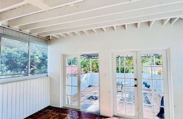 1180 SW 22nd Ter photos photos