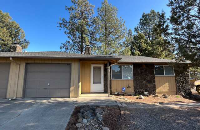 2 Bed/1 Bath Duplex with Single Car Garage - Skylark Ave - 1637 Southeast Skylark Drive, Bend, OR 97702