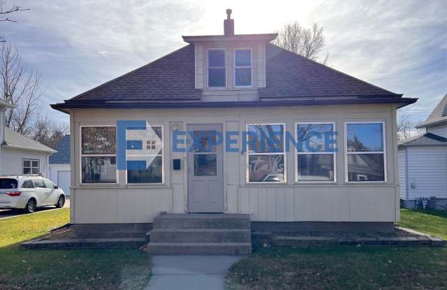 2 Bed 1.5 Bath Single Family Home in Mitchell, SD! Gallery 1