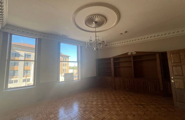 Commercial or residential loft unit available in Historic  Downtown Russellville photos photos