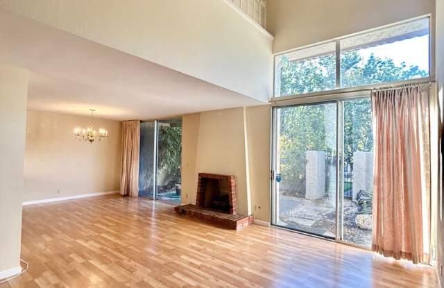Spacious 3-Bed/2.5-Bath Townhome with Bonus Room in Belmont Available 9/1/25! - 9 Meadow Park Circle, Belmont, CA 94002
