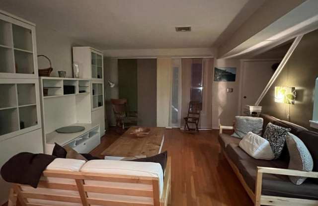 2 Bedroom Condo in Hartford Gallery 4