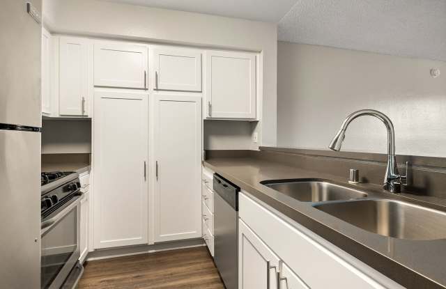 4250 Coldwater Canyon Apartments Gallery 4