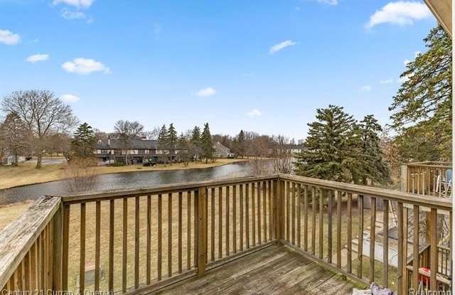842 BLOOMFIELD VILLAGE Boulevard photos photos