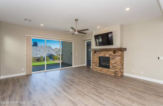 2204 Calgary Drive Gallery 3