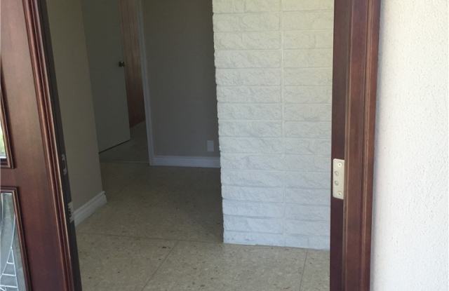 3334 Warwood Road Gallery 3