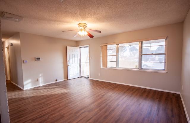 2040 Gerry Dr Gallery 2