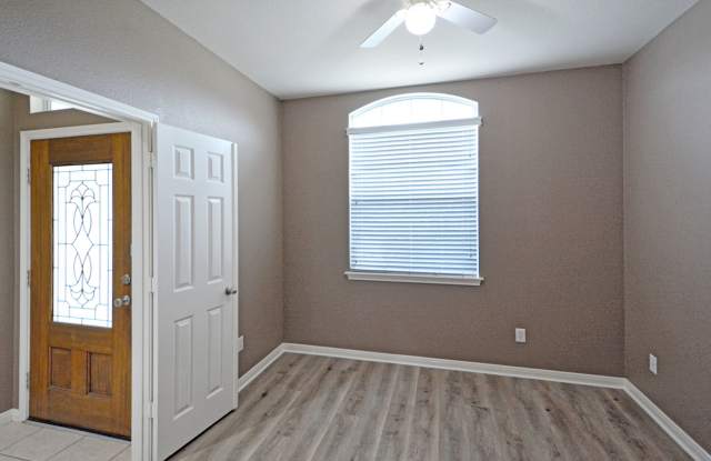 2123 Belvedere Court Gallery 4
