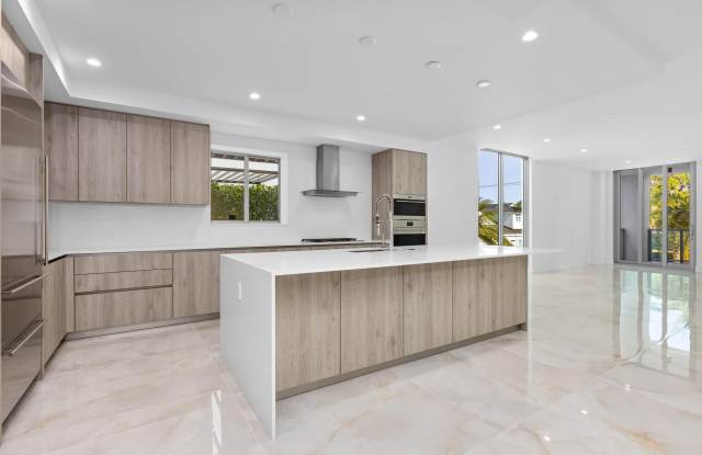 475 E Royal Palm Road photos photos