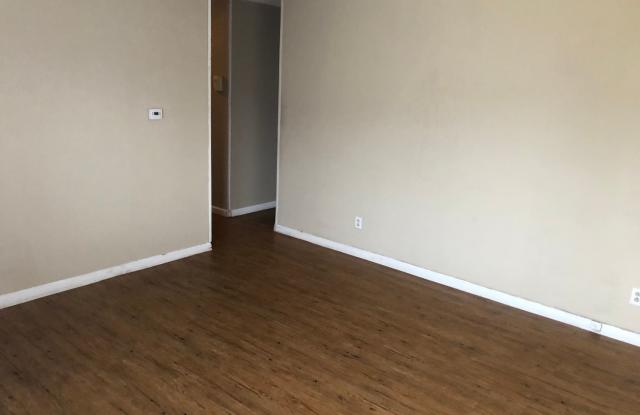 1221 Brentnell Avenue Gallery 2