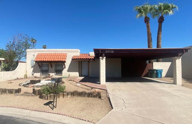 Upgraded 3 Bedroom, 2 Bath with Pool! Gallery 1