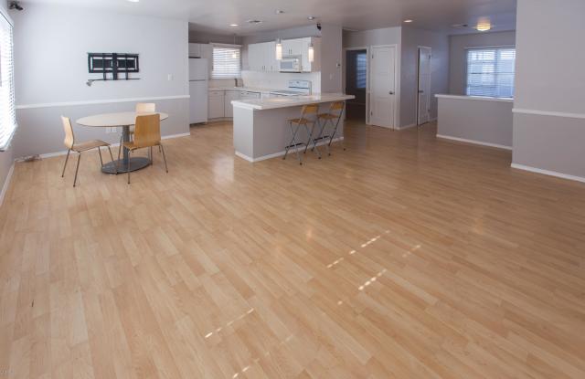 2218 N 17TH Avenue Gallery 4