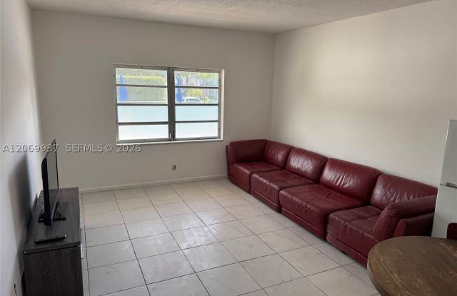 2200 E Hallandale Beach Blvd Gallery 4