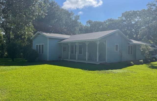 GORGEOUS Fully Furnished 3 Bedroom Cottage on the River! Short term lease terms available! photos photos