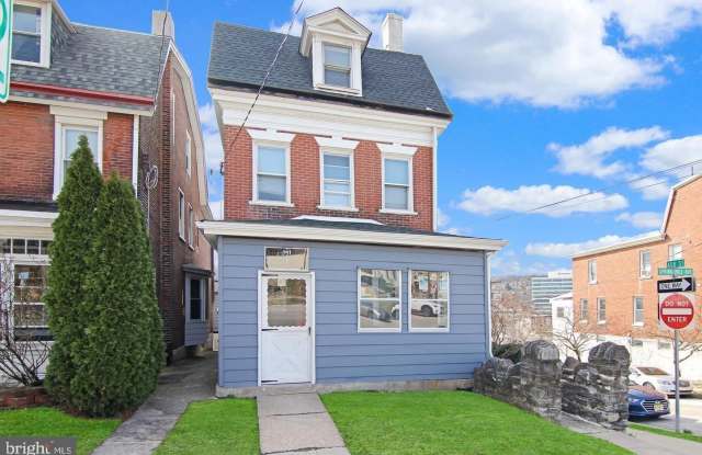 201 SPRING MILL AVENUE photos photos