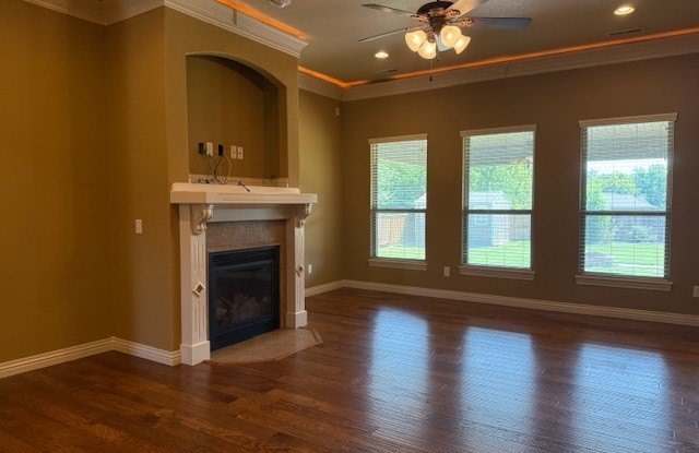 3404 NW Park Hill Boulevard Gallery 3