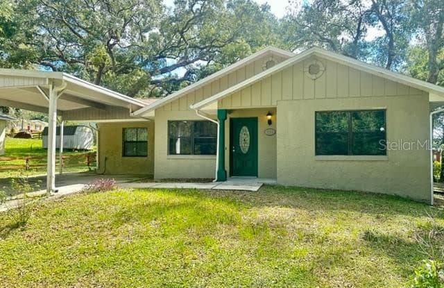 330 ORANGE STREET - 330 Orange Street, Lady Lake, FL 32159