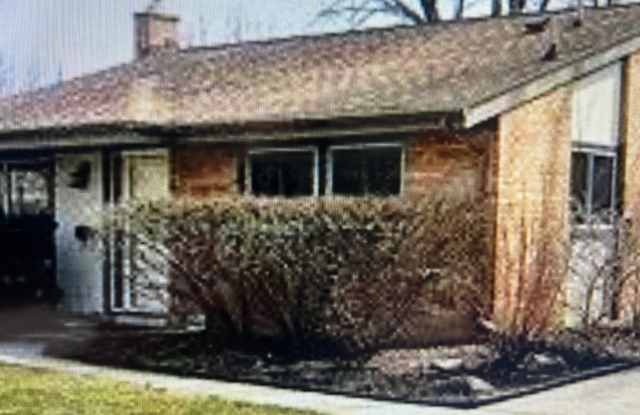 Available Now! Three Bedroom 1.5 bathroom in Ann Arbor! Gallery 2