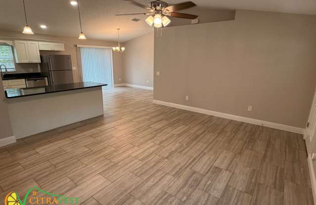 8924 N Spartan Dr Gallery 2