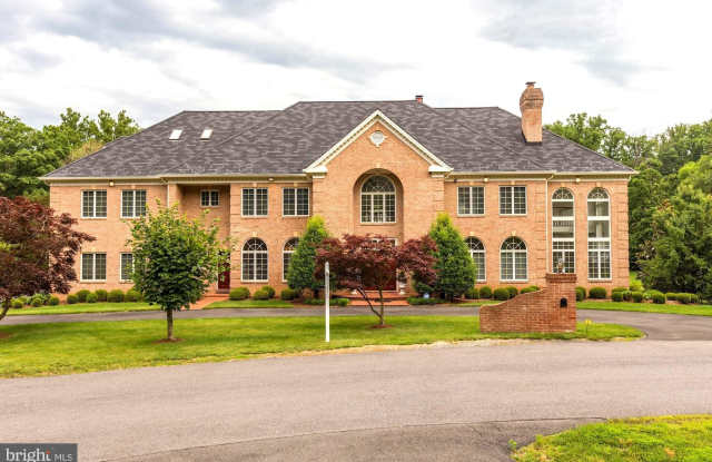 914 HELGA Place photos photos