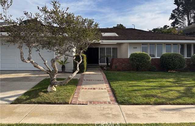 1210 Sandpoint Way - 1210 Sandpoint Way, Newport Beach, CA 92625