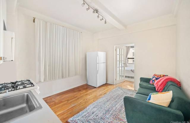 118 W 72ND Street unit: 1202 Gallery 3