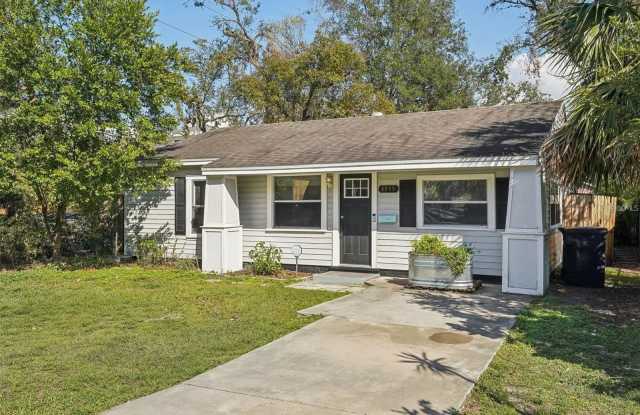 3915 N OLA AVENUE photos photos
