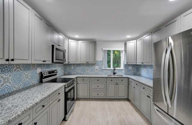 3800 SW 58th Ter photos photos