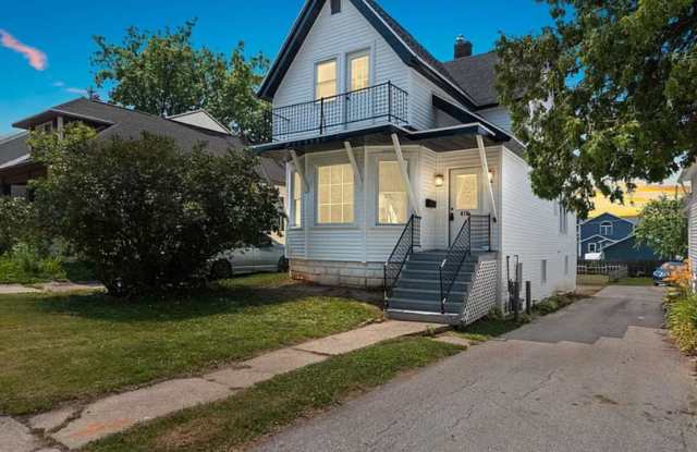 4 Bedroom Single Family Home Available - Green Bay! - 416 South Van Buren Street, Green Bay, WI 54301 4 Bedroom Single Family Home Available - Green Bay! - 416 South Van Buren Street, Green Bay, WI 54301