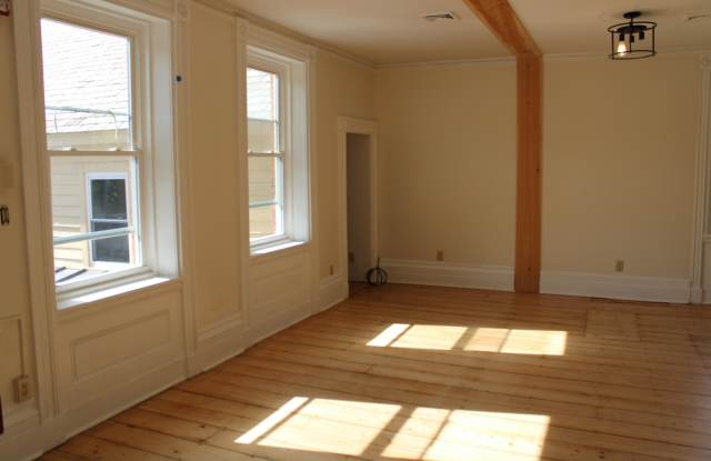 5467 Route 7 Highway Gallery 4