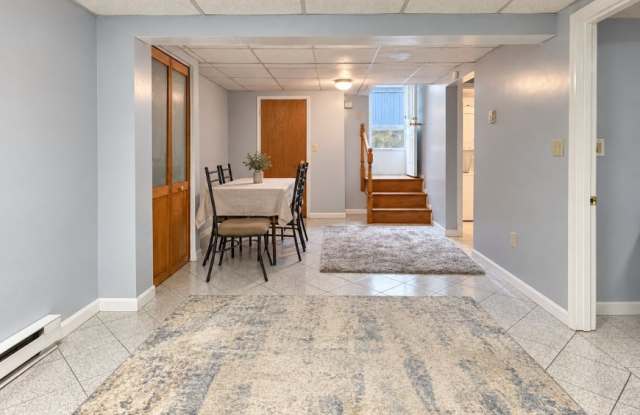 17 Auburndale Ave. Gallery 1