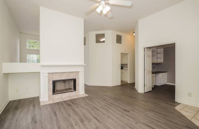 985 Autumn Ridge Road Gallery 3