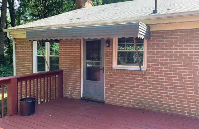 Split Foyer Home in Rustburg Gallery 4