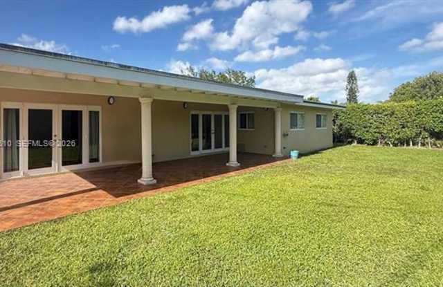 8820 SW 43rd Ter MIAMI, FL 33165 photos photos